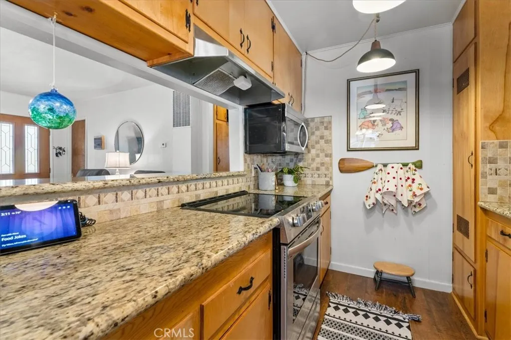 220 Whipple Drive, Big Bear City, California 92314 home-pic-10
