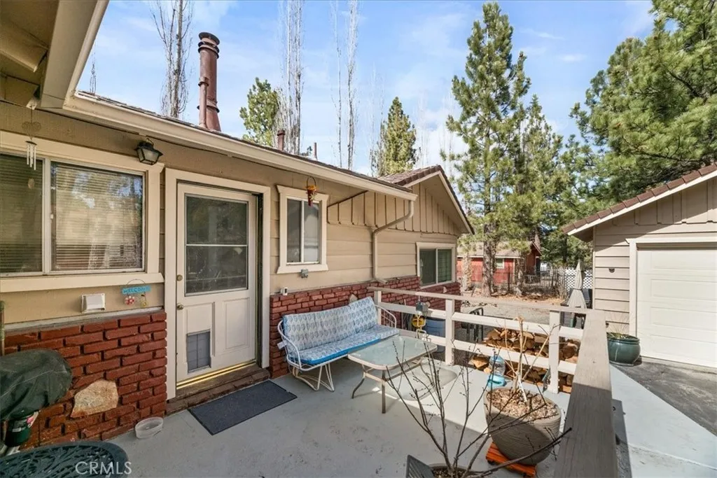 220 Whipple Drive, Big Bear City, California 92314 home-pic-27