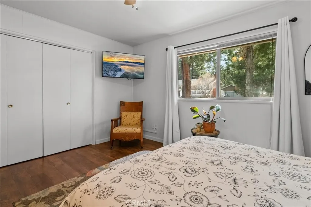 220 Whipple Drive, Big Bear City, California 92314 home-pic-13