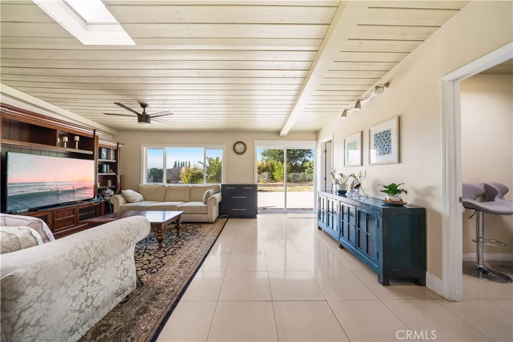 23929 Sunset Crossing Road, Diamond Bar, California 91765 home-pic-3