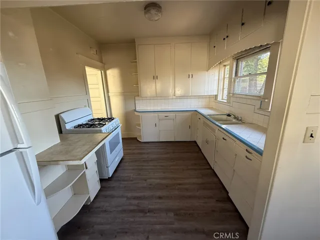 354 W Center Street, Covina, California 91723