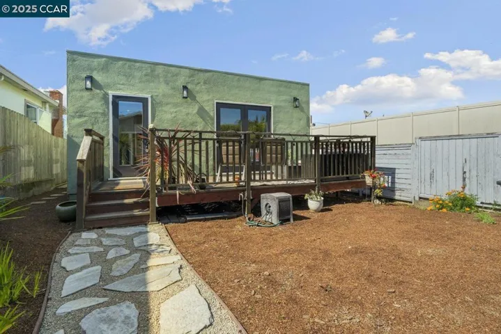 5920 Orchard Ave, Richmond, California 94804