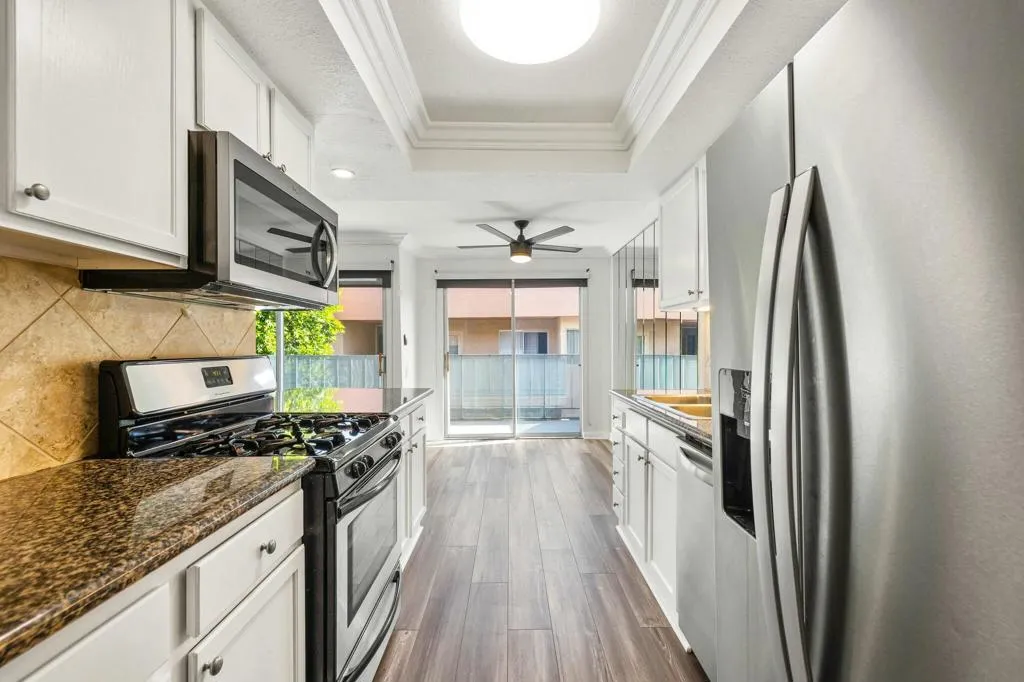 400 N Sunrise Way 252, Palm Springs, California 92262 home-pic-2