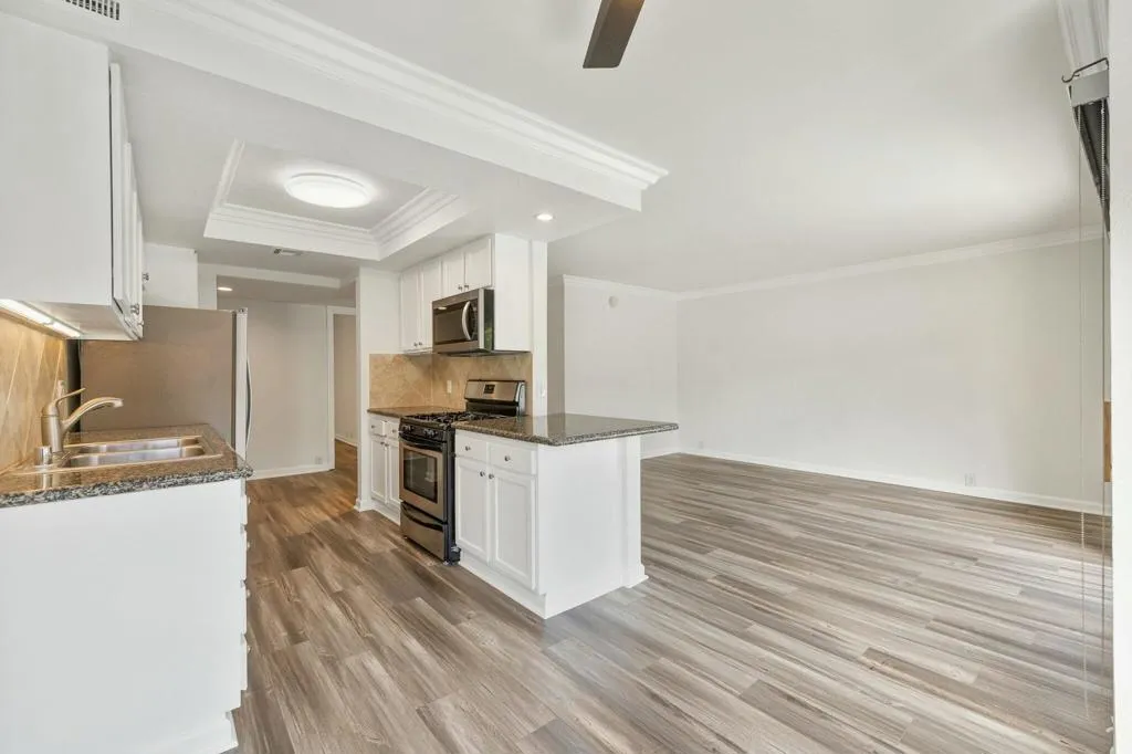 400 N Sunrise Way 252, Palm Springs, California 92262 home-pic-1