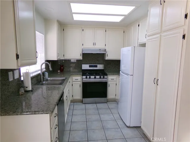 10878 Bonanza Road, Adelanto, California 92301