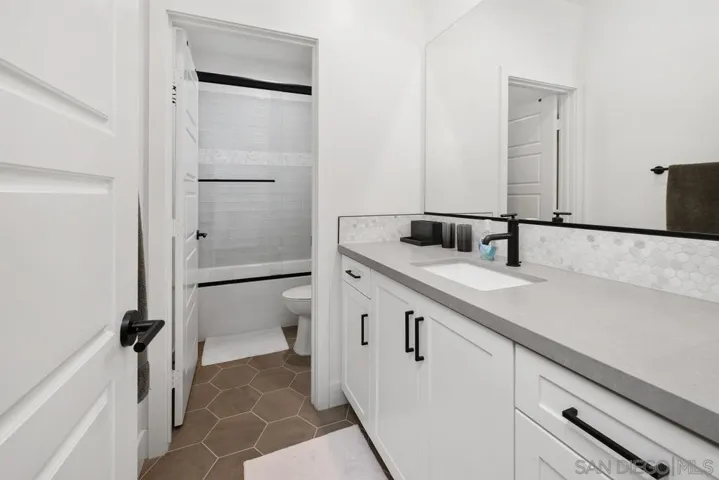 2103 Via Estancia, Chula Vista, California 91913