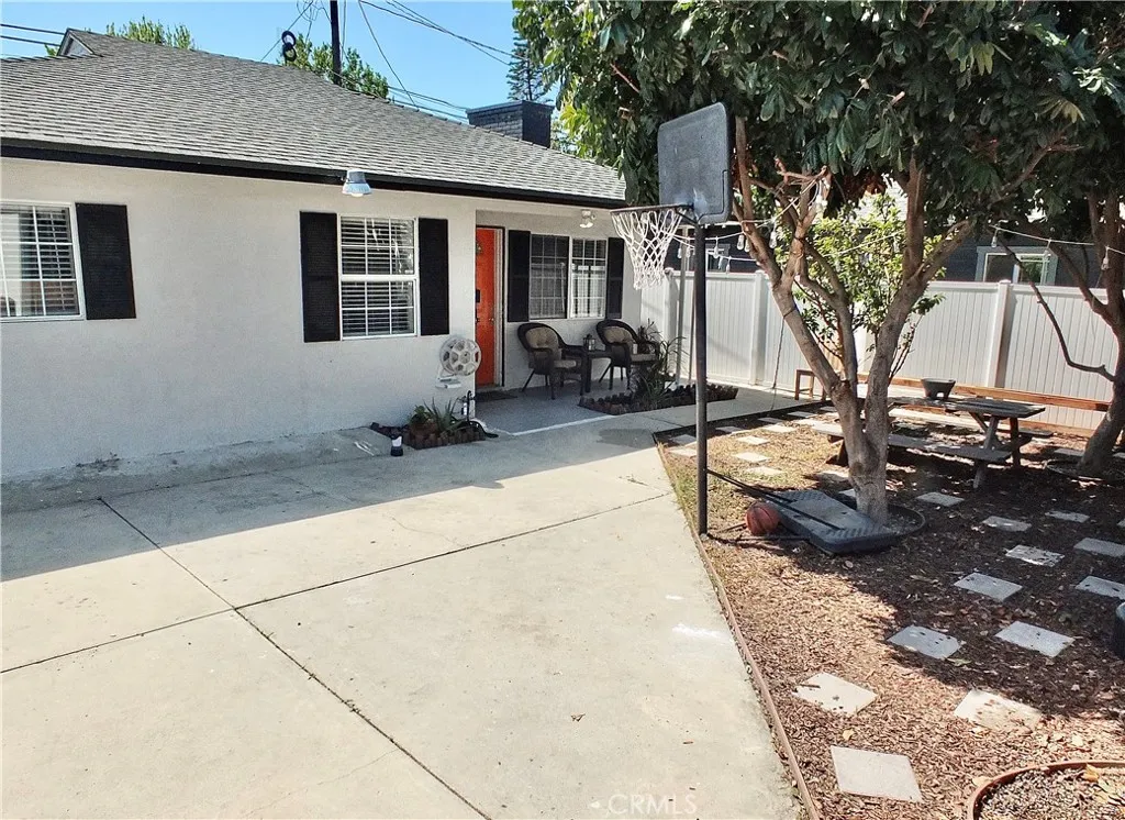 1430 E Michelson Street, Long Beach, California 90805 home-pic-20