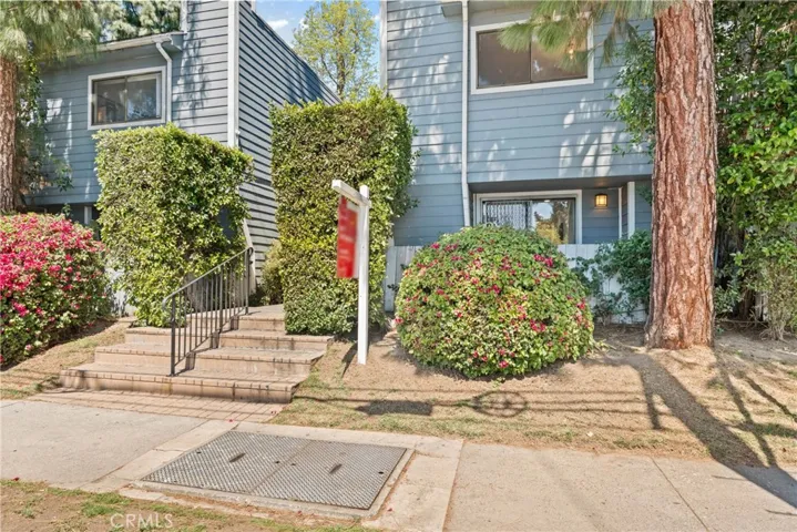 15113 Saticoy Street 14, Van Nuys, California 91405