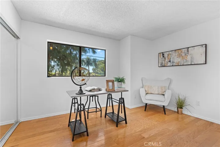 15113 Saticoy Street 14, Van Nuys, California 91405