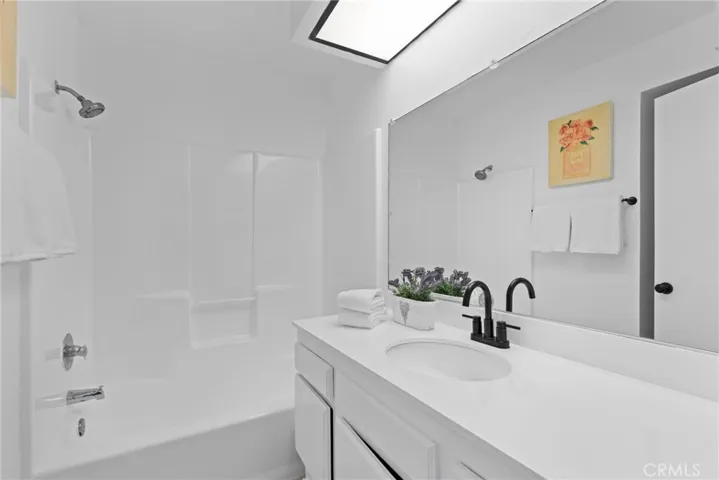 15113 Saticoy Street 14, Van Nuys, California 91405