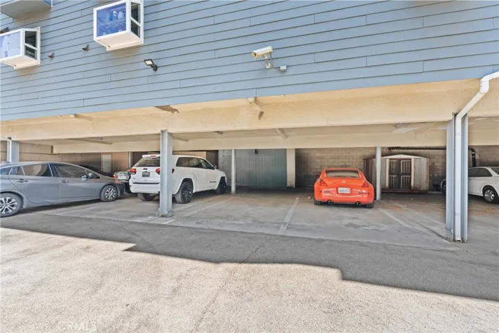 15113 Saticoy Street 14, Van Nuys, California 91405