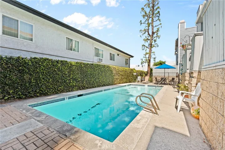 15113 Saticoy Street 14, Van Nuys, California 91405