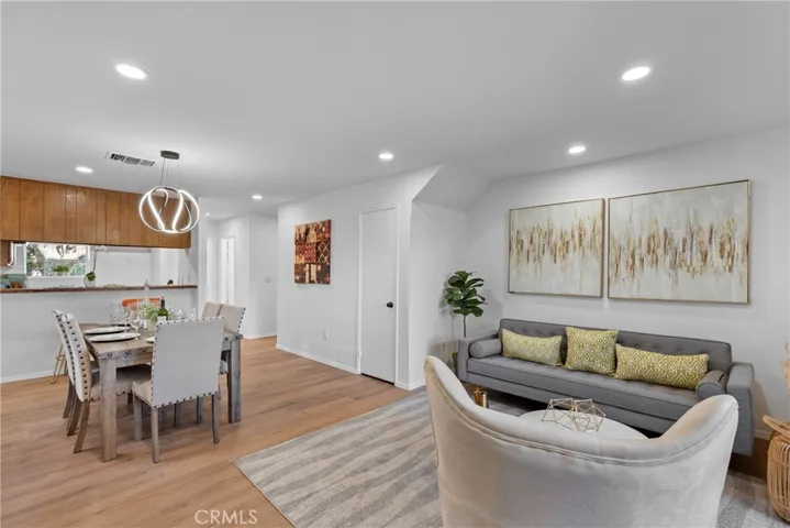 15113 Saticoy Street 14, Van Nuys, California 91405