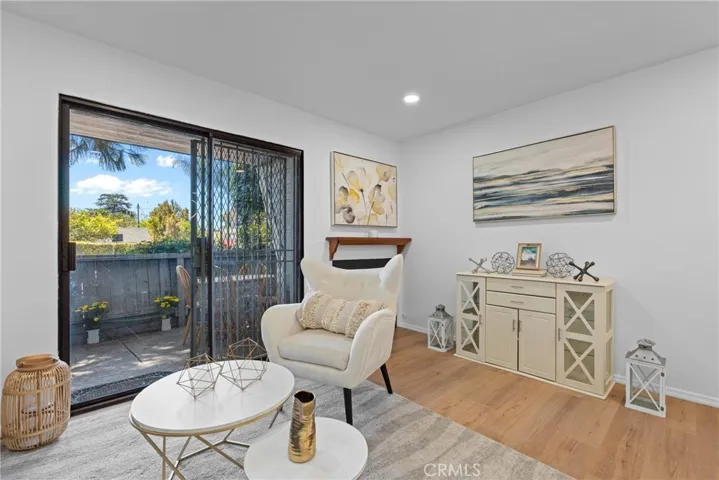 15113 Saticoy Street 14, Van Nuys, California 91405