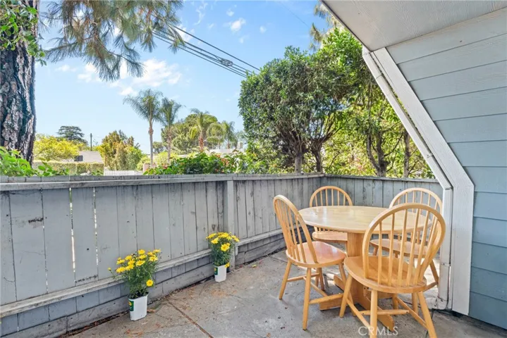 15113 Saticoy Street 14, Van Nuys, California 91405