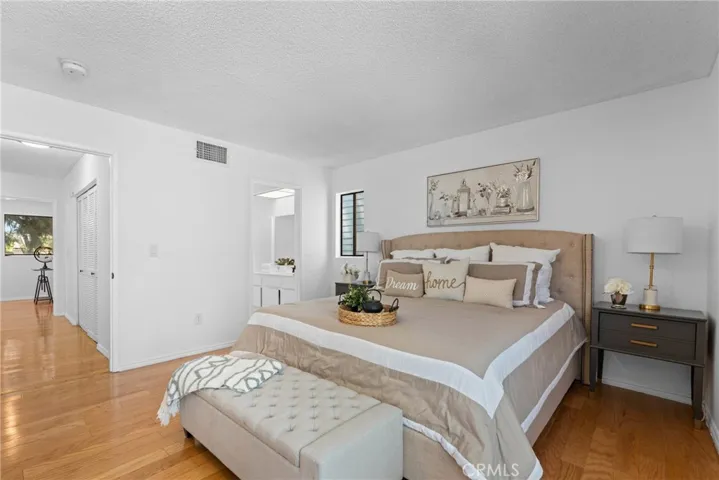 15113 Saticoy Street 14, Van Nuys, California 91405
