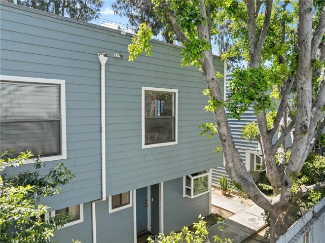 15113 Saticoy Street 14, Van Nuys, California 91405