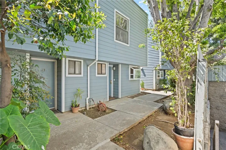 15113 Saticoy Street 14, Van Nuys, California 91405
