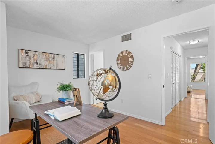 15113 Saticoy Street 14, Van Nuys, California 91405