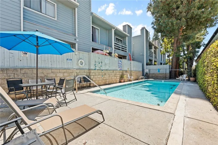 15113 Saticoy Street 14, Van Nuys, California 91405