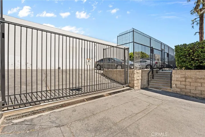 15113 Saticoy Street 14, Van Nuys, California 91405