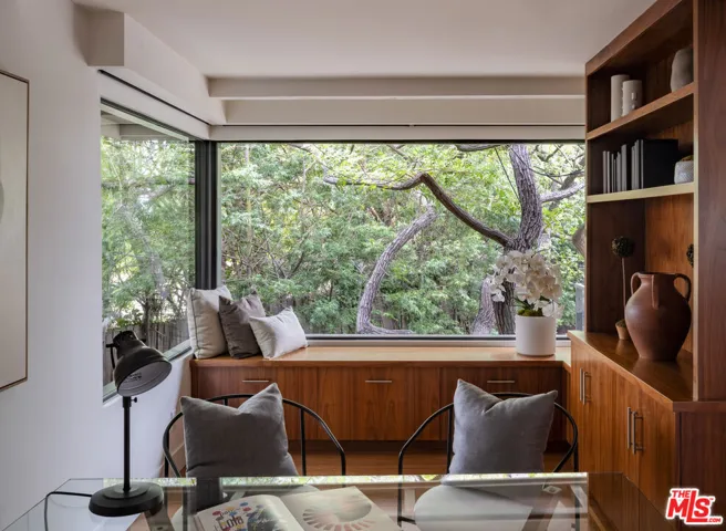 1575 Carla Ridge, Beverly Hills, California 90210