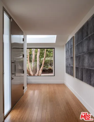 1575 Carla Ridge, Beverly Hills, California 90210