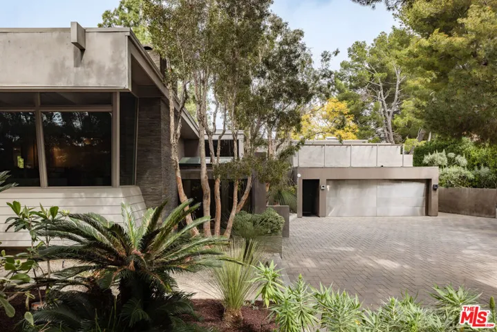 1575 Carla Ridge, Beverly Hills, California 90210