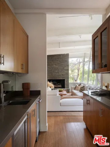 1575 Carla Ridge, Beverly Hills, California 90210