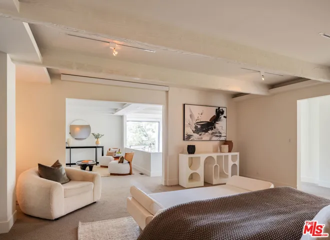 1575 Carla Ridge, Beverly Hills, California 90210