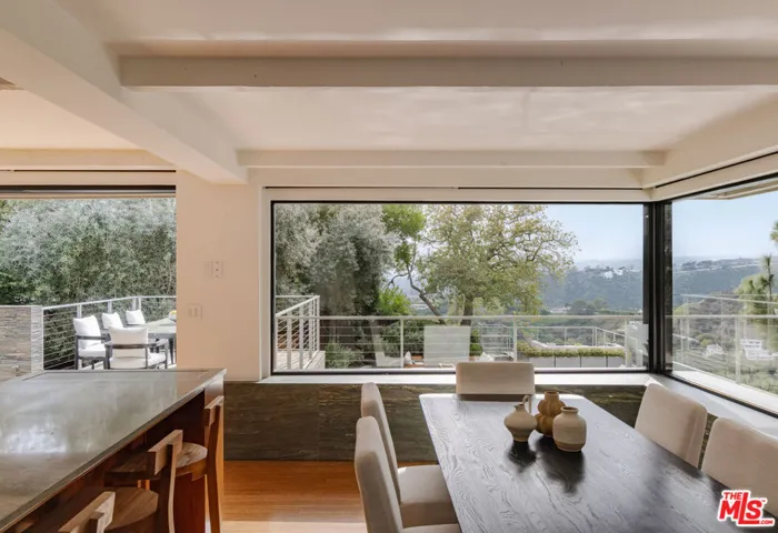 1575 Carla Ridge, Beverly Hills, California 90210