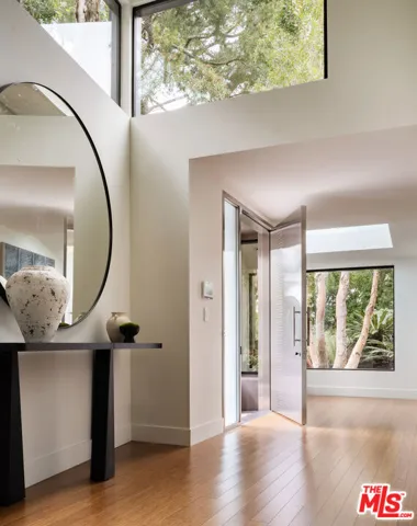 1575 Carla Ridge, Beverly Hills, California 90210