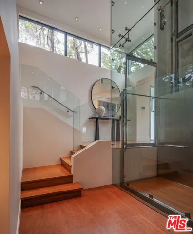 1575 Carla Ridge, Beverly Hills, California 90210