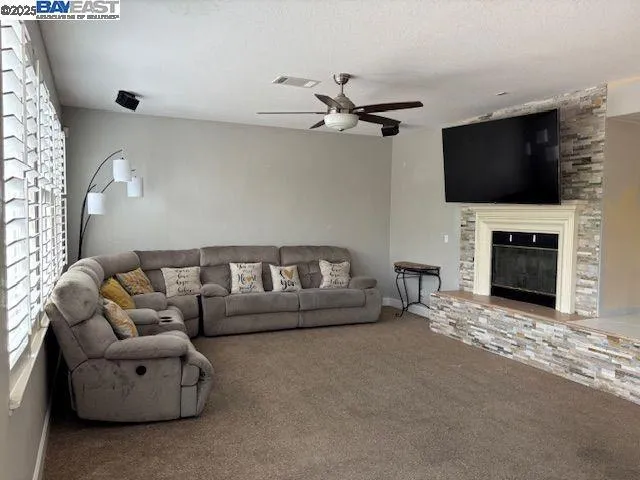 15991 Covered Bridge Way, Lathrop, California 95330