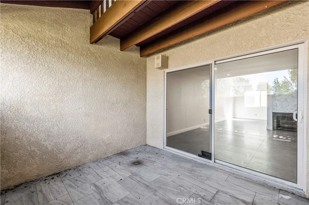 9702 Via Roma, Burbank, California 91504 home-pic-38