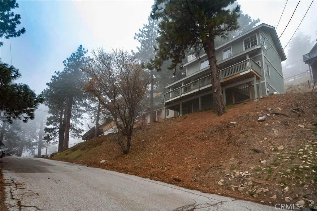 31558 Ocean View Drive, Running Springs, California 92382 home-pic-17