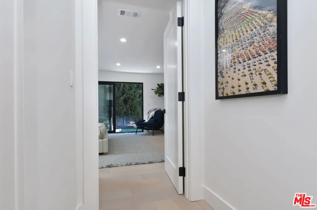 15431 Milbank Street, Encino, California 91436 home-pic-26