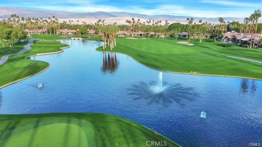 44 Pools & Lakes at The Lakes CC