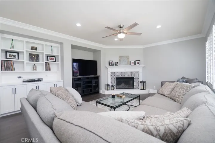 1633 Via Modena Way, Corona, California 92881
