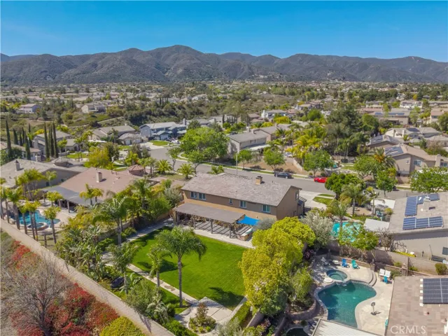 1633 Via Modena Way, Corona, California 92881
