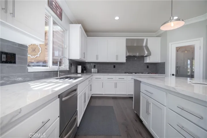1633 Via Modena Way, Corona, California 92881