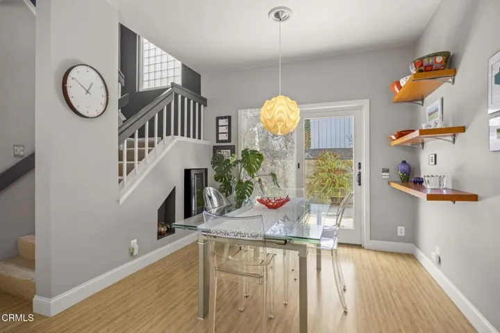 15-web-or-mls-UpmarketMedia_688Kick-72