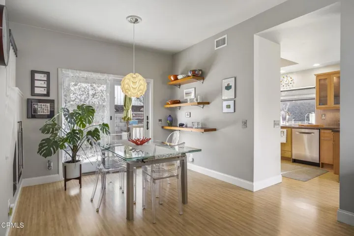 14-web-or-mls-UpmarketMedia_688Kick-69