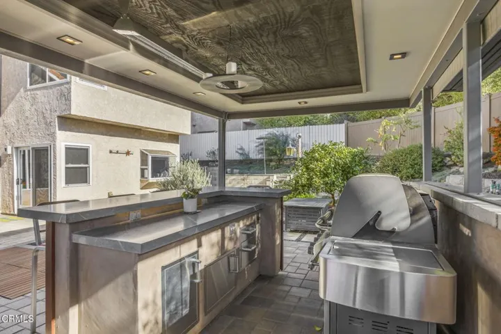 37-web-or-mls-UpmarketMedia_688Kick-102