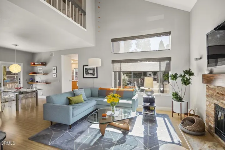 10-web-or-mls-UpmarketMedia_688Kick-57
