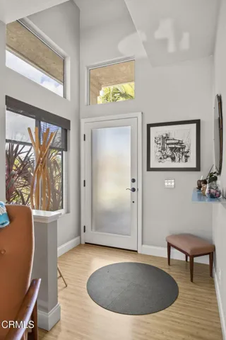 9-web-or-mls-UpmarketMedia_688Kick-54
