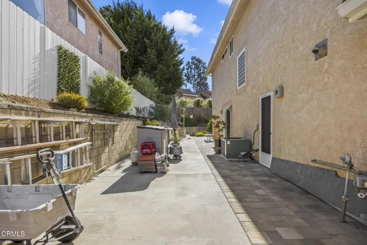 42-web-or-mls-UpmarketMedia_688Kick-120