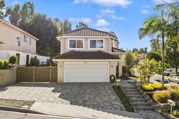 2-web-or-mls-UpmarketMedia_688kick_AER-8