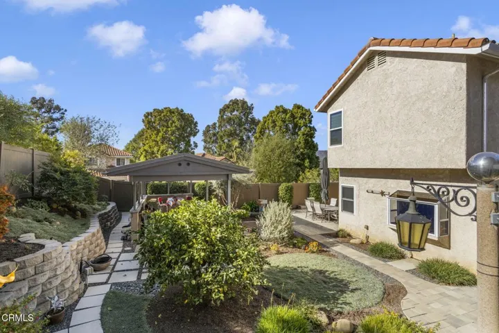 39-web-or-mls-UpmarketMedia_688Kick-108