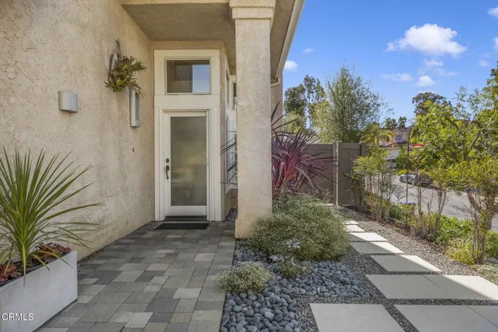 6-web-or-mls-UpmarketMedia_688Kick-9